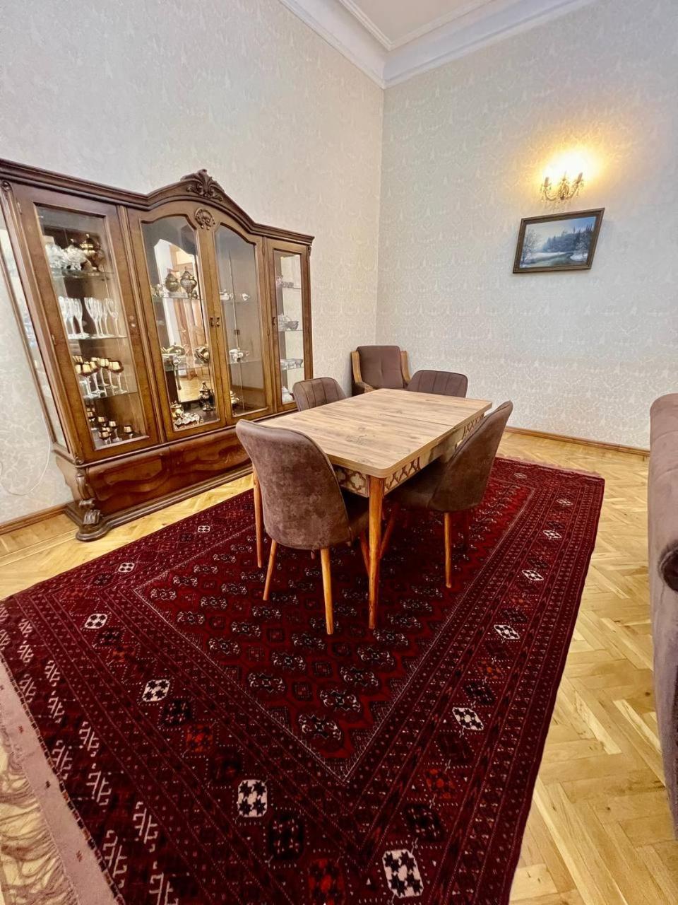 Center Apartment, Nizami Str Baku