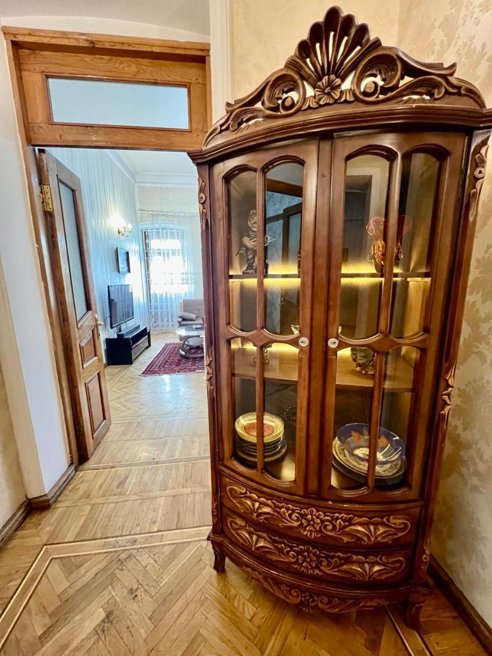 Center Apartment, Nizami Str Apartment