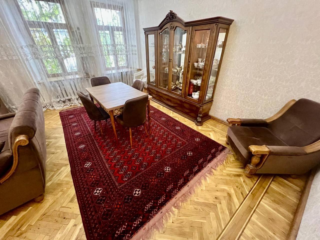 Center Apartment, Nizami Str Baku