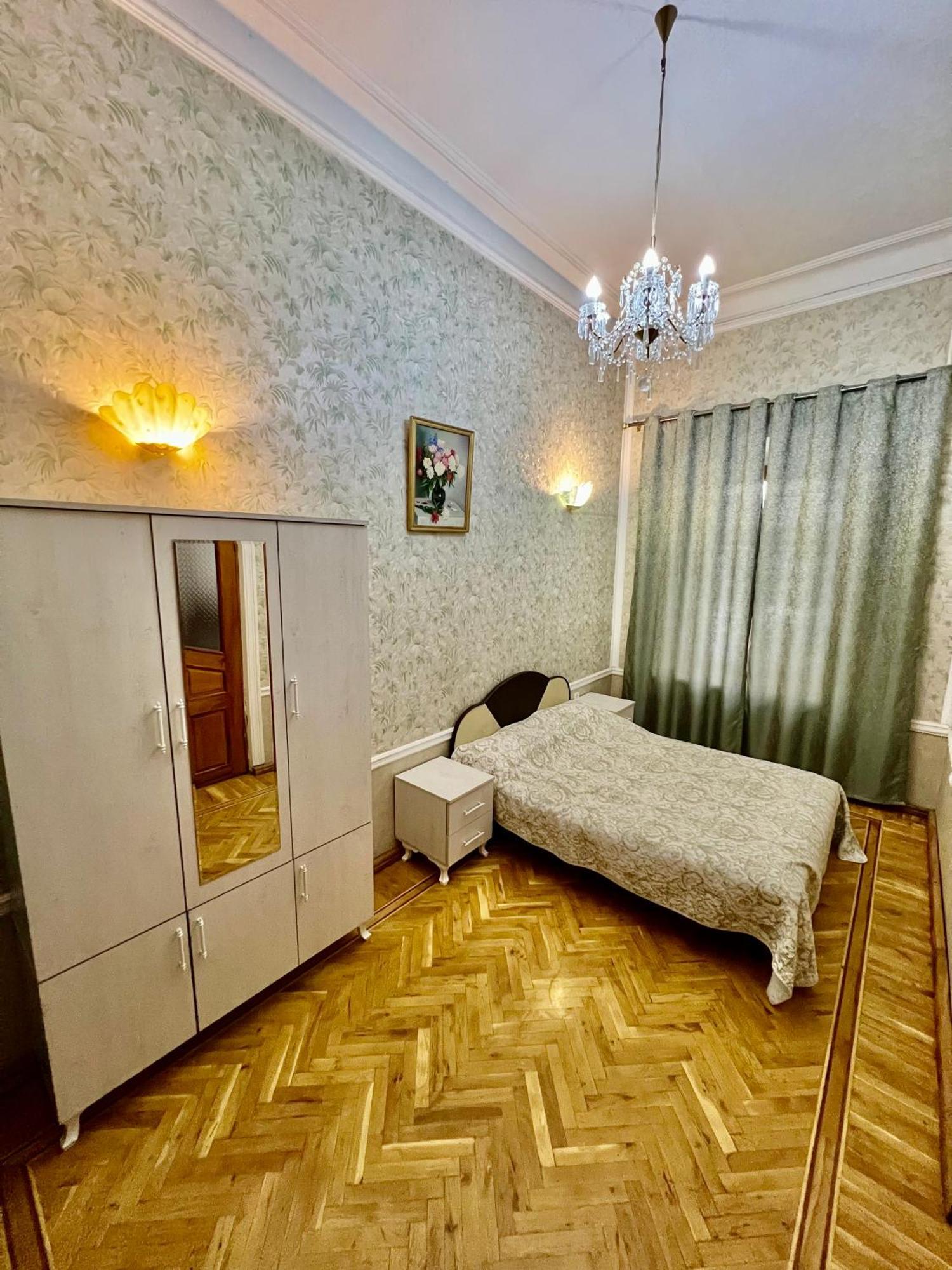 Center Apartment, Nizami Str